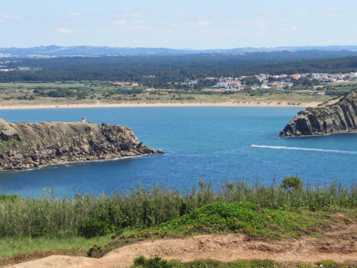 Villa Praia Sao Martinho do Porto Luaran gambar