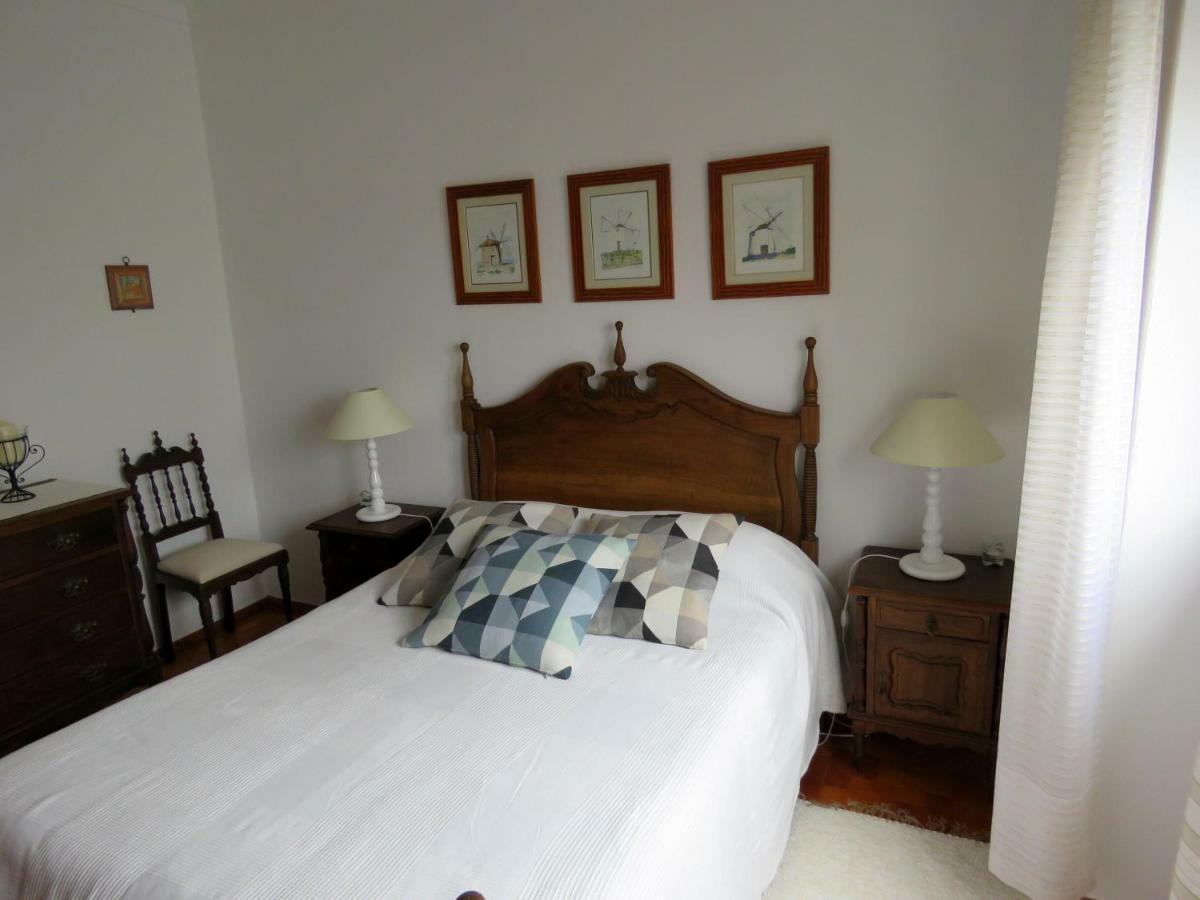 Villa Praia Sao Martinho do Porto Luaran gambar